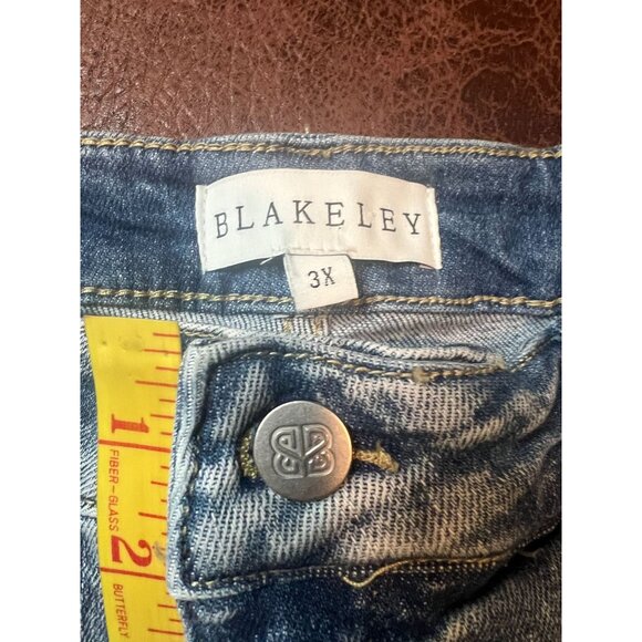 Blakeley Womens 3X Light Blue Distressed Flair Leg Jeans 32" Inseam Boho 70s - Picture 2 of 12